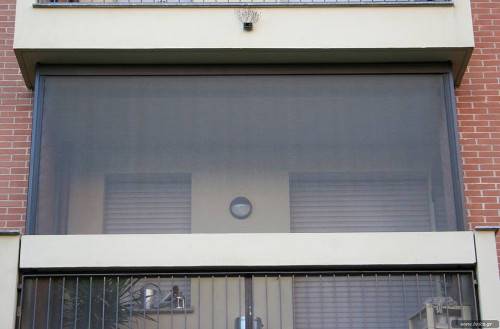 Plasa antiinsecte rulou electric cu telecomanda